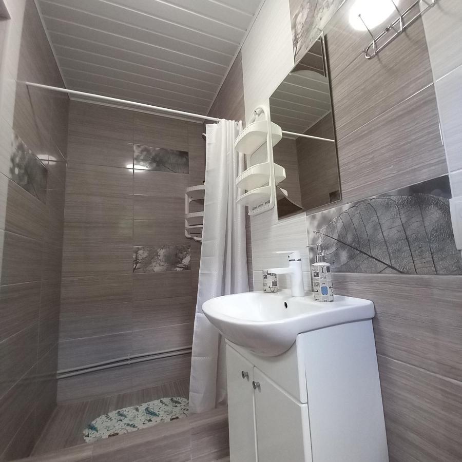 Три Горішки Appartement Jaremtsje Buitenkant foto