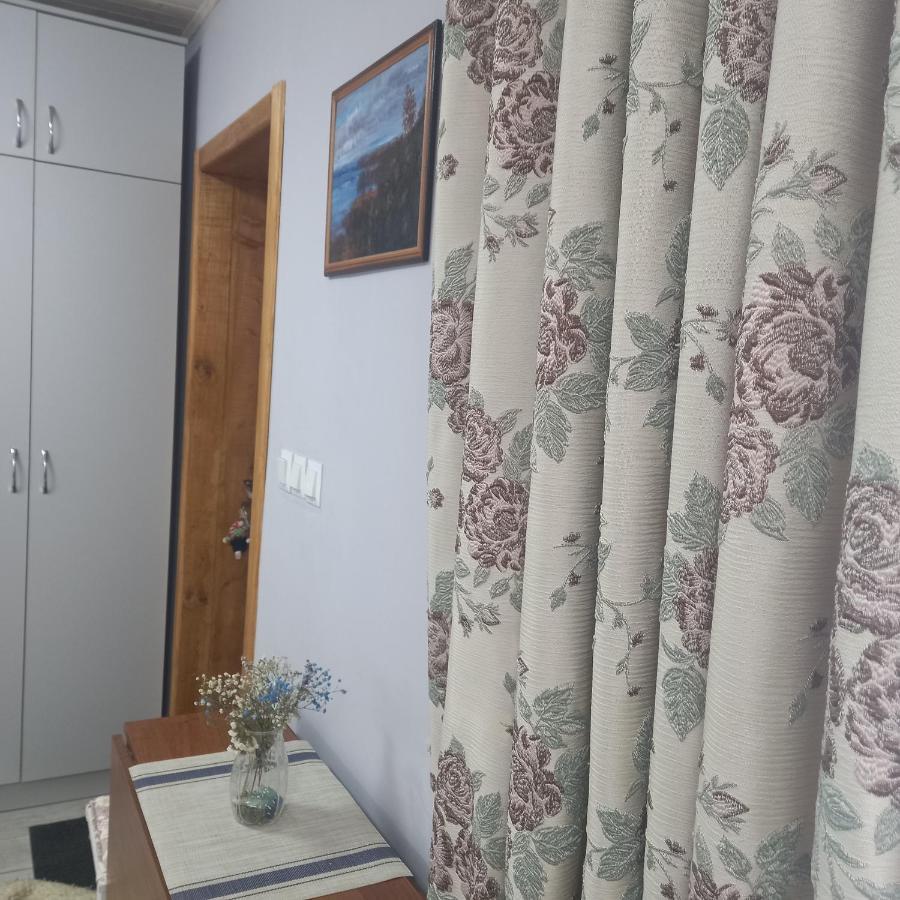 Три Горішки Appartement Jaremtsje Buitenkant foto